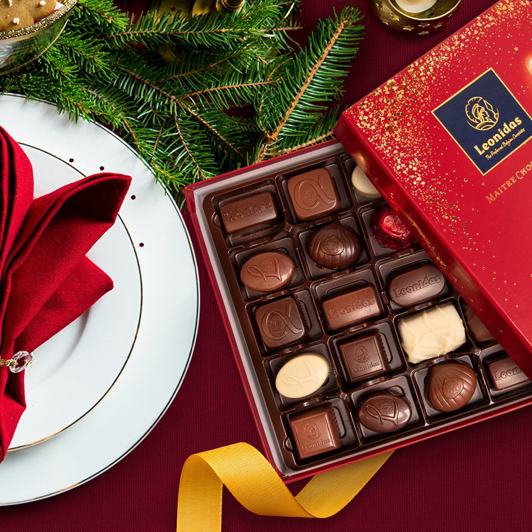 Leonidas Christmas Belgian Chocolate Gift Box, 16 Assorted Pralines, Truffles, Caramels & Ganache 240g Approx freeshipping - Leonidas Kensington