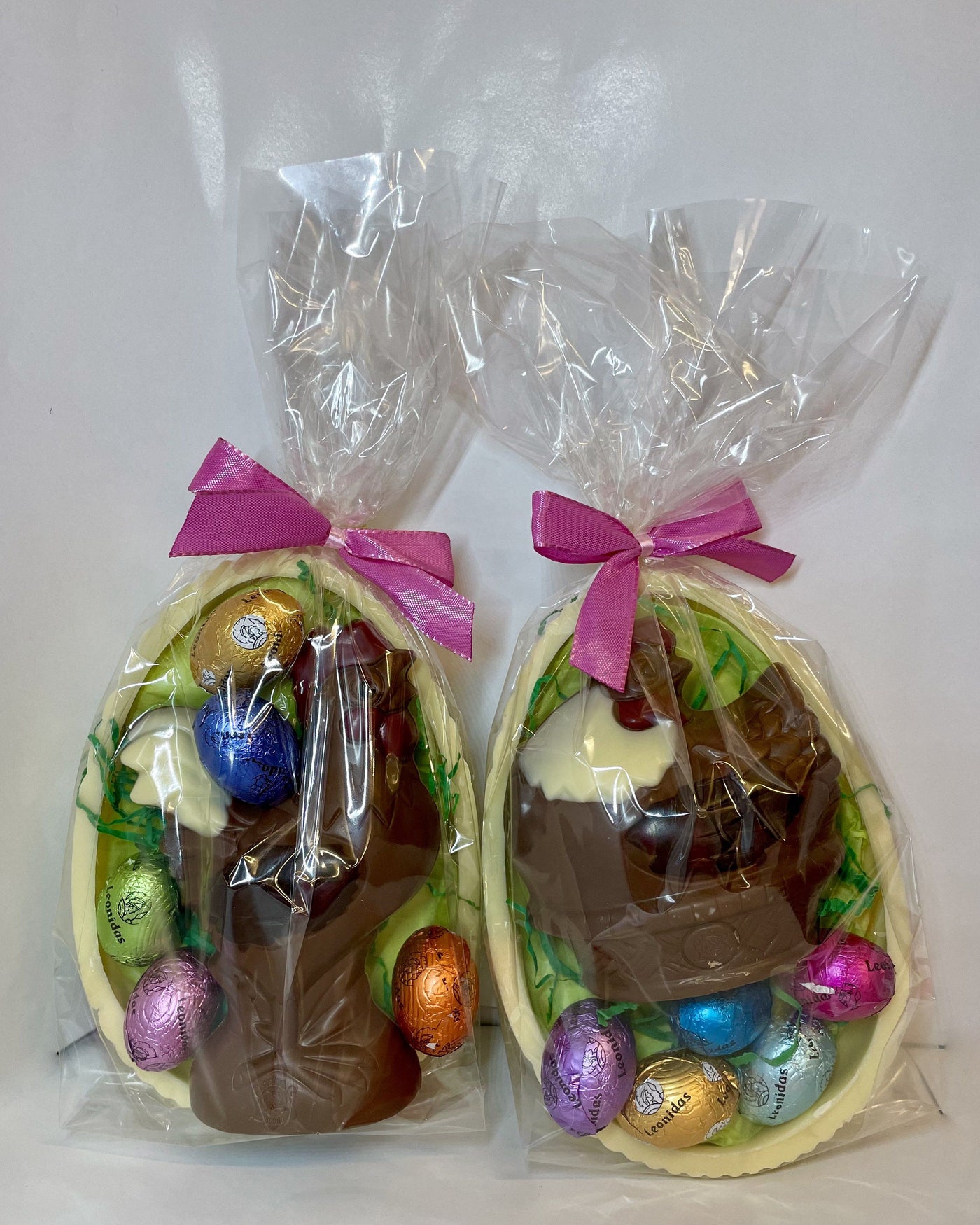 Leonidas Easter Set Of 2 Half White Chocolate Eggs With Novelty & Mini Eggs, 520g freeshipping - Leonidas Kensington